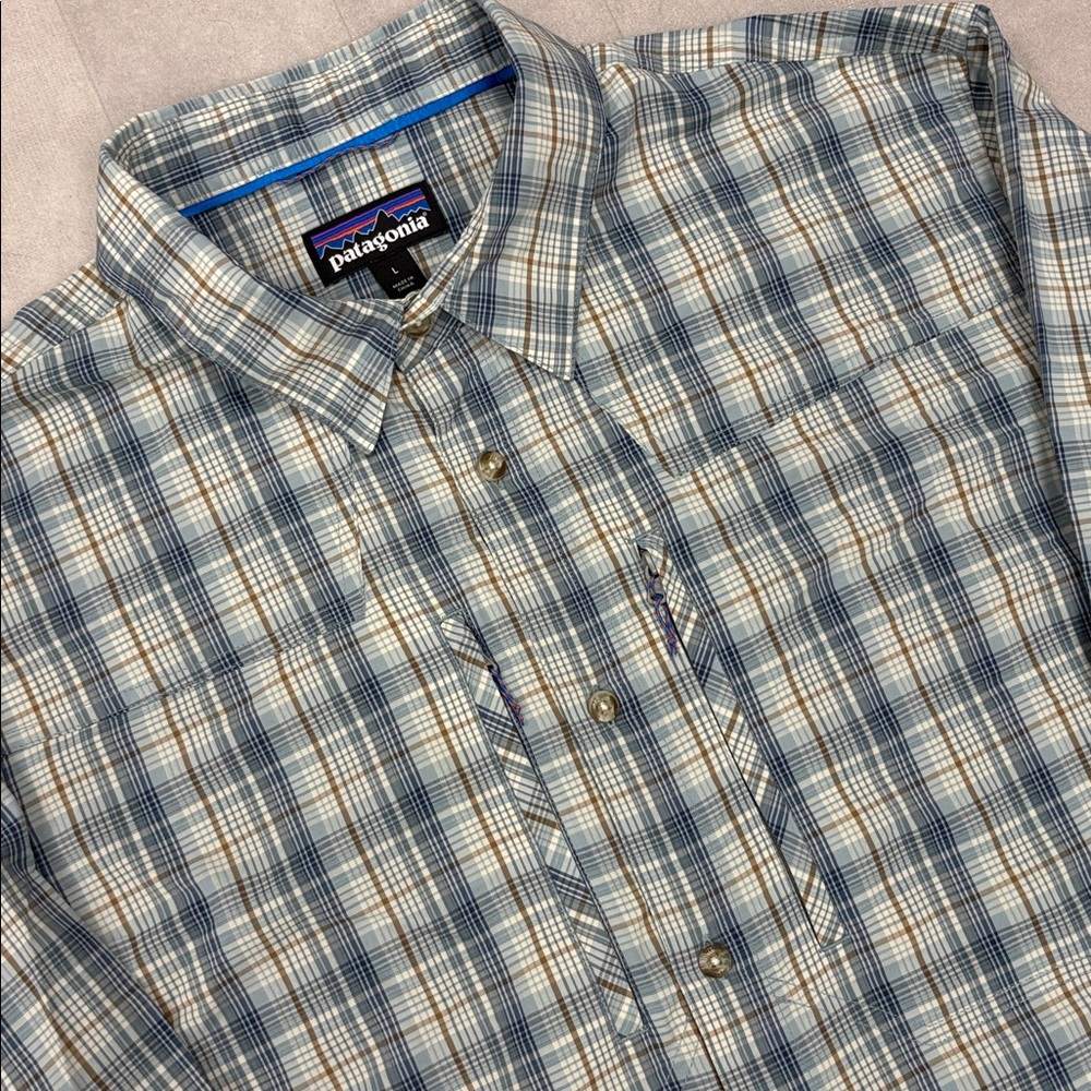 Patagonia Patterned Athletic Button Down Shirt - image 2